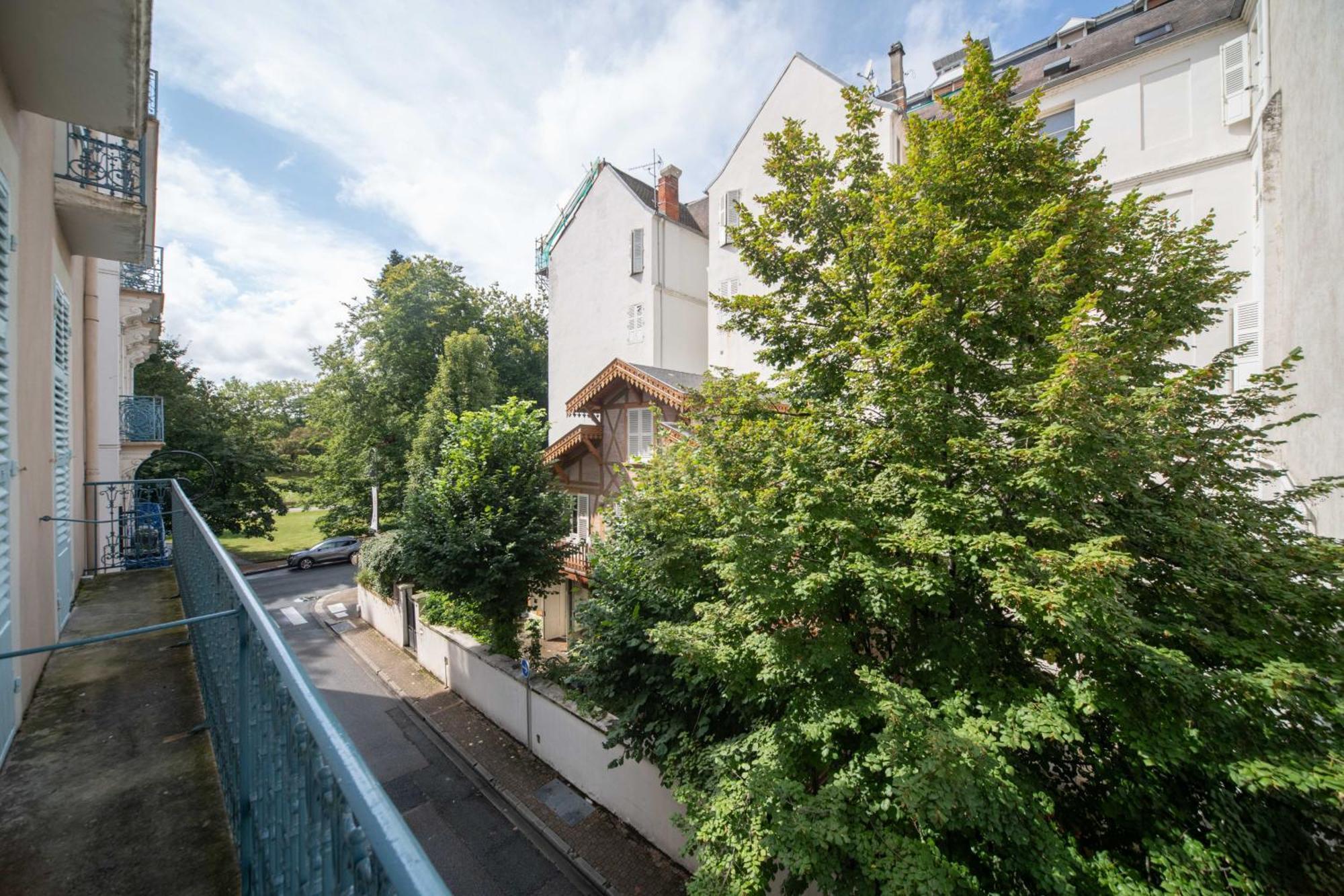 Residence Serbie - Appartements Design Et Climatises En Centre Ville Vichy Exterior foto