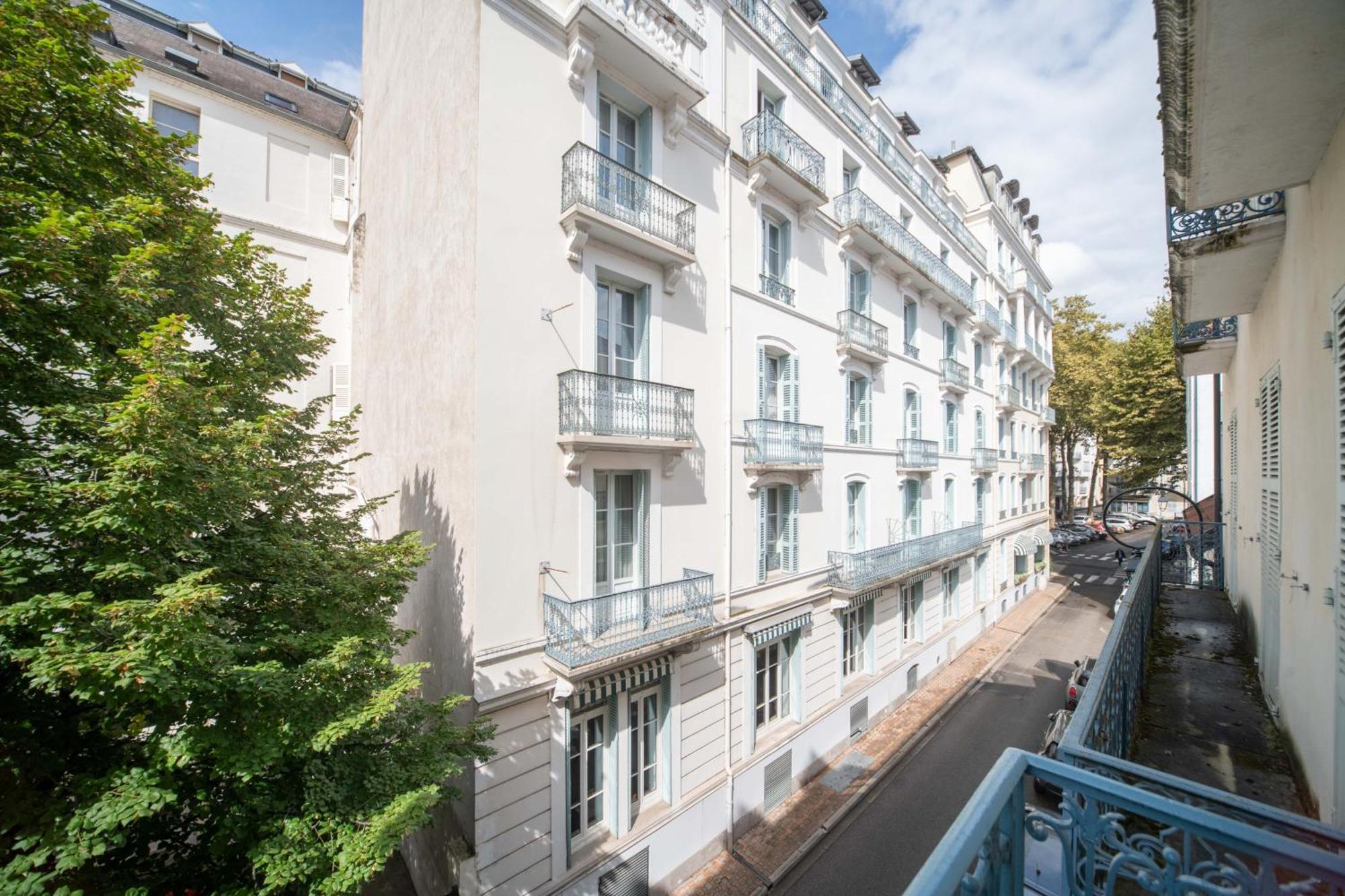 Residence Serbie - Appartements Design Et Climatises En Centre Ville Vichy Exterior foto