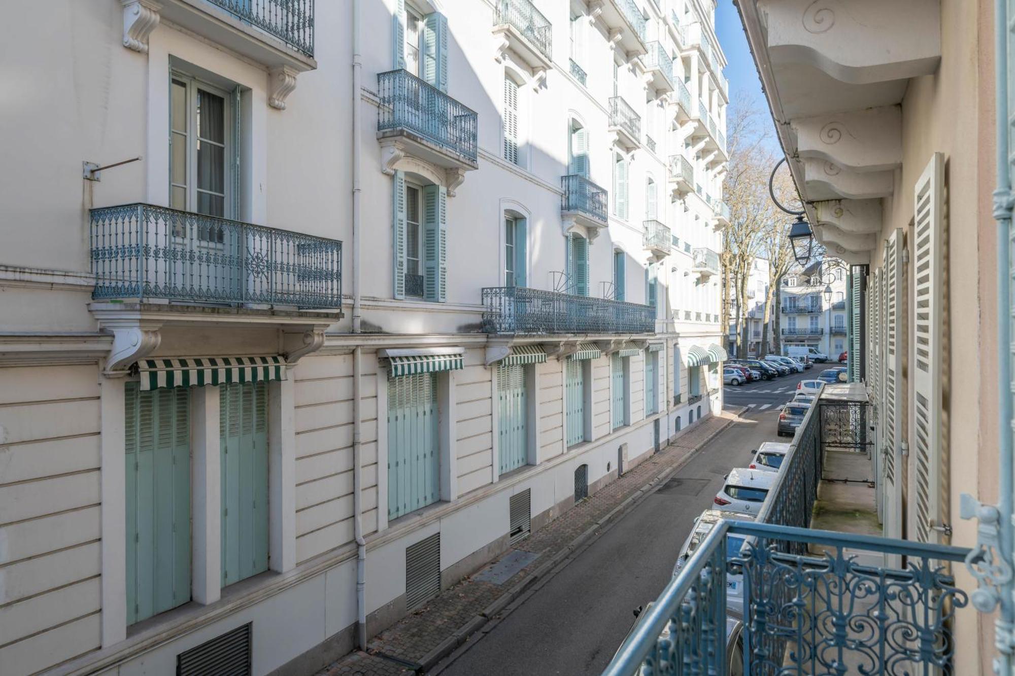 Residence Serbie - Appartements Design Et Climatises En Centre Ville Vichy Exterior foto